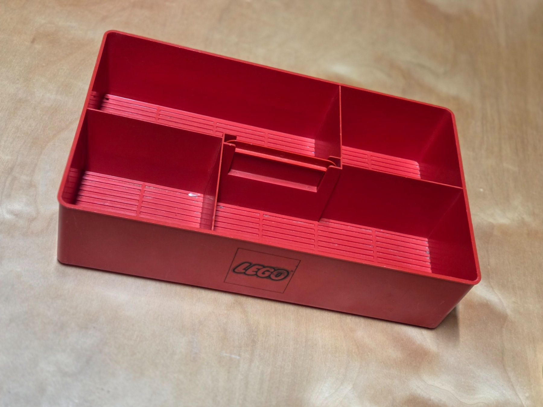 Lego Kit di costruzioni: LEGO Storage bin02pb01 red Storage Bin (A) – Usato da Basadingen venduto da tot_59zf 1