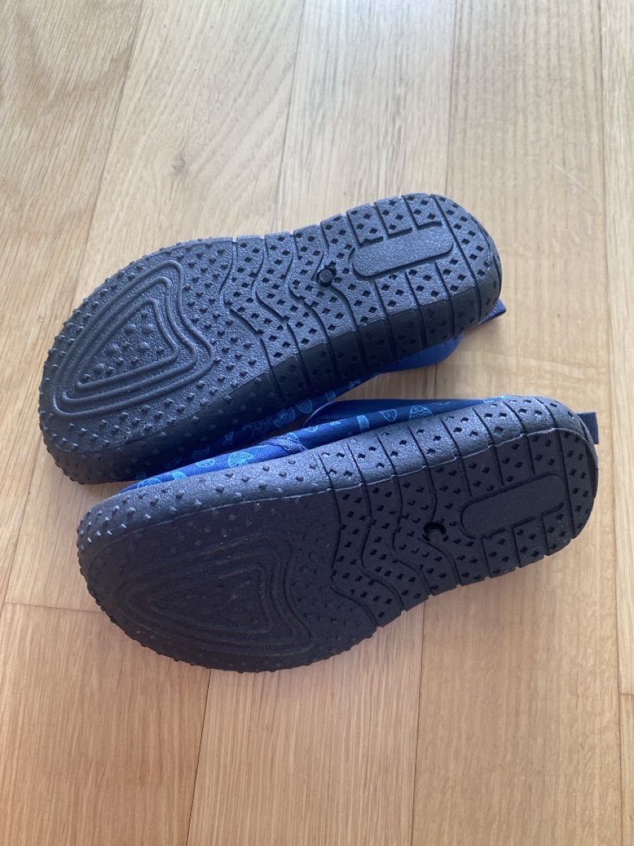 Scarpe per ragazzi: NEU Kinder Badeschuhe blau Grösse 26 – Nuovo (secondo la descrizione) da Binningen venduto da Eober 3