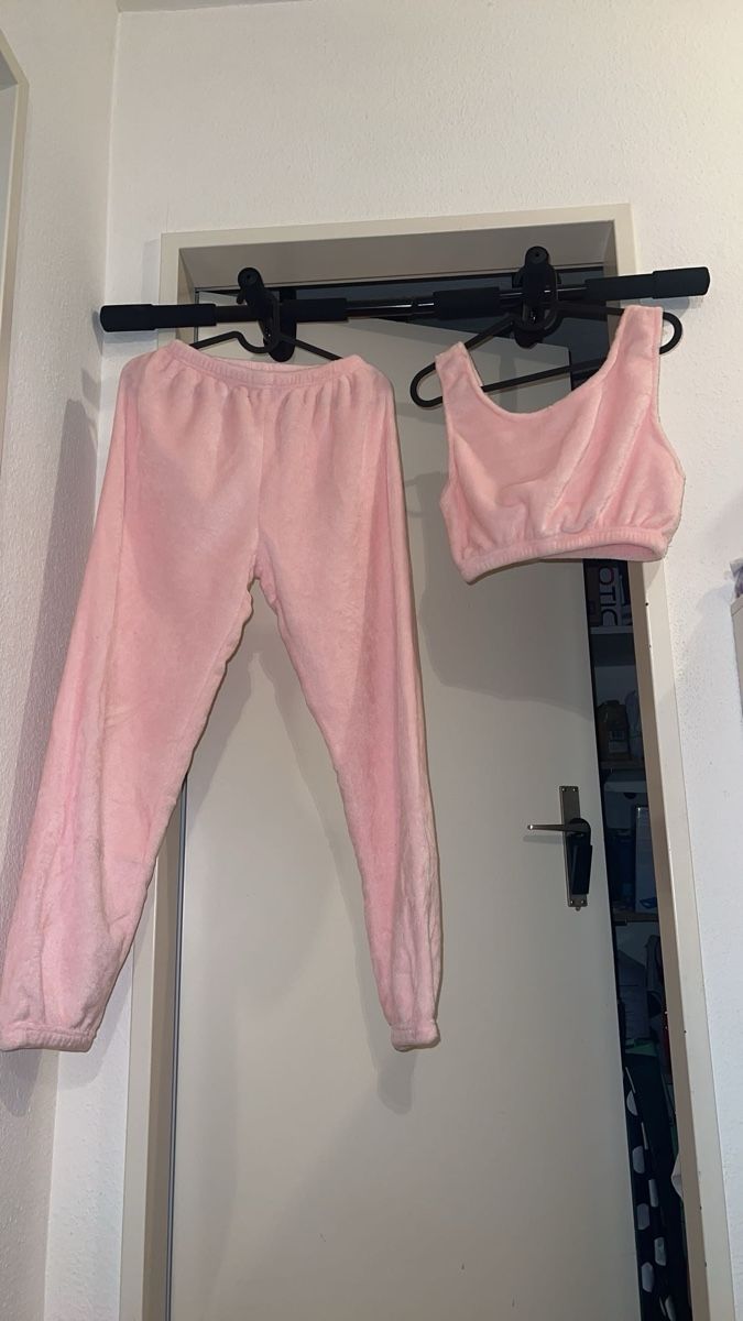Lots de vêtements: Zweiteiler Pink – Neuf (Voir description) à Zürich par sha_207 1