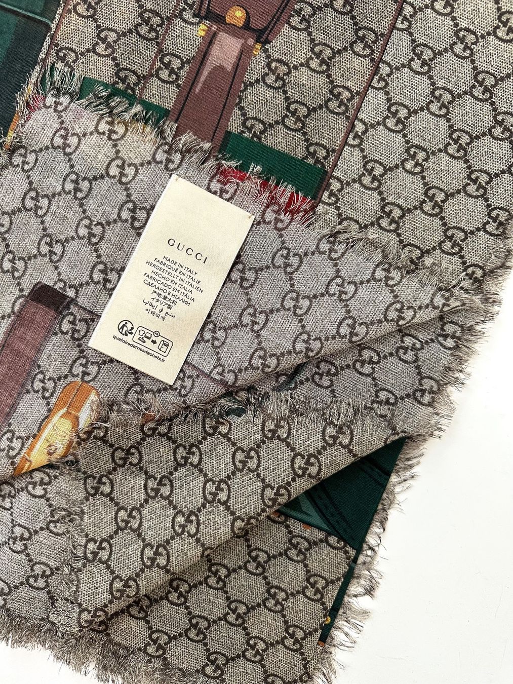 Gucci Foulard & Sciarpe: Gucci scialle – Nuovo (secondo la descrizione) da Pregassona venduto da Reluxuryspace 2