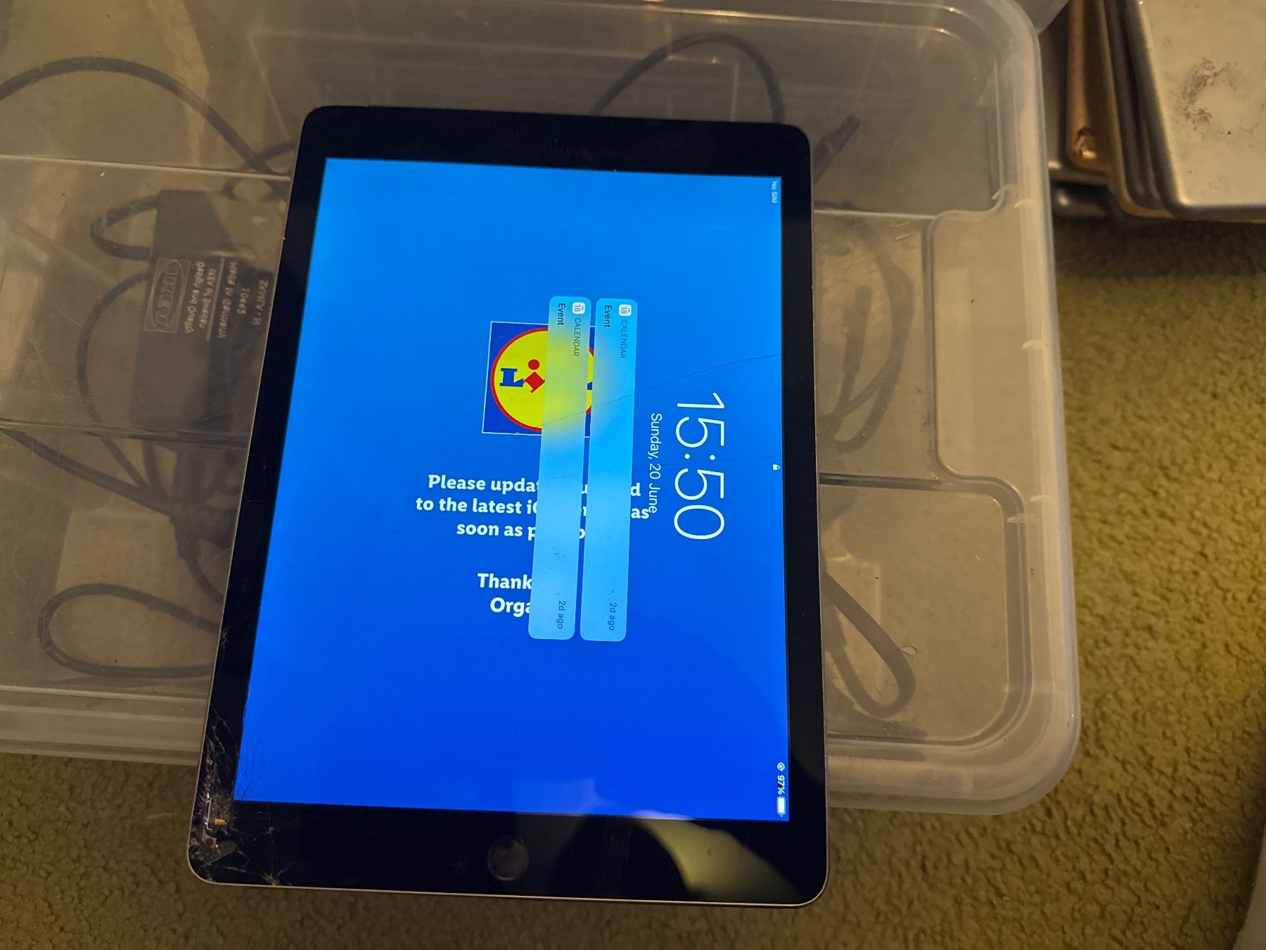 Apple Tablettes PC: Ipad Air 2 -A1567- icloude – Défectueux à Olten par HoYa01 1