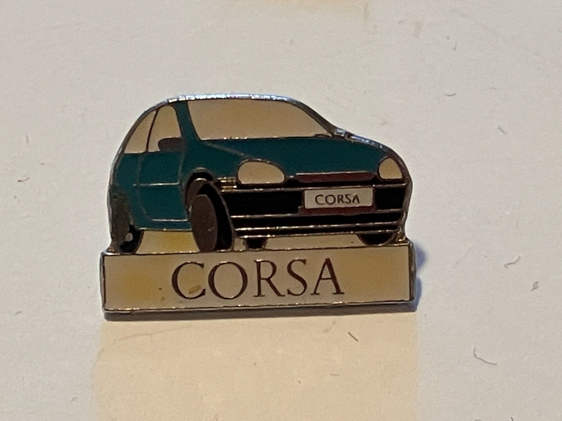 Placchette & Badge: 1 Pin Corsa Opel – Usato da Basel venduto da djwwpp