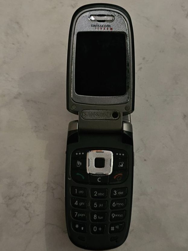 Samsung Telefoni cellulari / Smartphones: SAMSUNG - Model: SGH-ZV10 – Difettoso da Geuensee venduto da JeMaUrPe 1