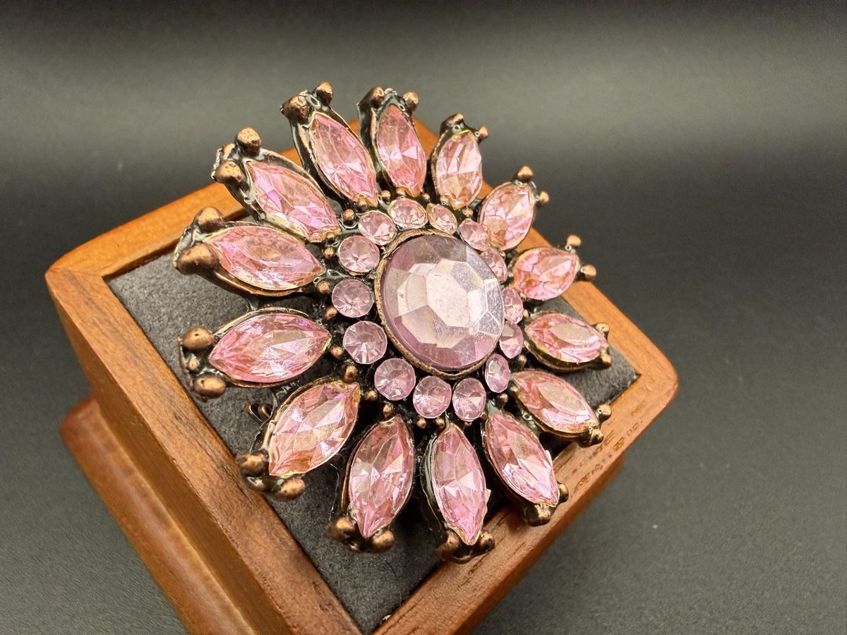 Broschen & Nadeln: Vintage-Brosche mit rosa Strasssteinen – Gebraucht aus Lamone von LaCantinaMagica 6