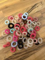 Diverse neue und neuwertige invisibobble Haargummi