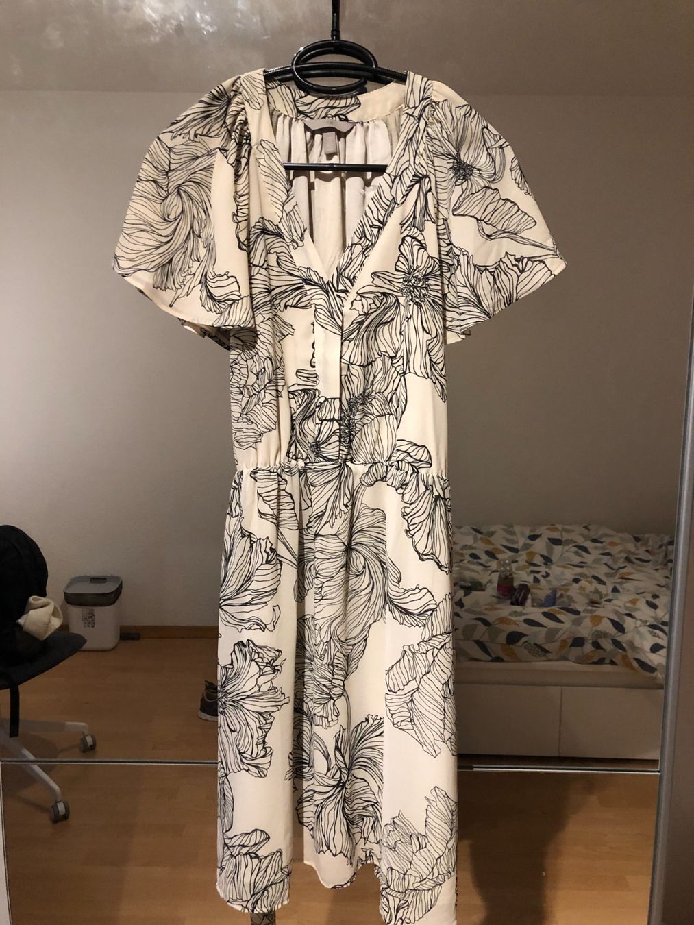 H&M Vestiti: Kleid weiss mit Blumenmuster – Usato da Pfungen venduto da era_fnc2 1