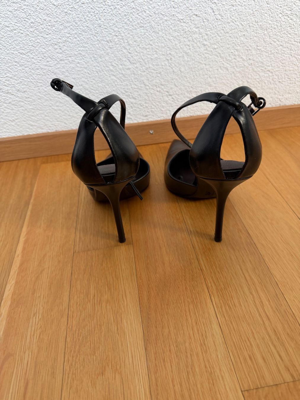 Zara Damenschuhe: Zara Pumps schwarz Gr. 40 – Gebraucht aus Klingnau von Vdado 5