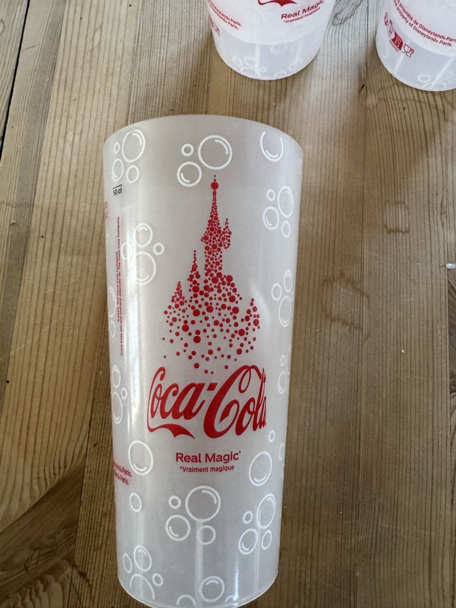 Contenitori & Simili: Gobelets Disneyland Paris Coca et autres – Usato da Veyrier venduto da kimedovapa 2