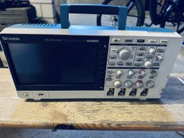 Tektronix TBS 2000 Series Digital Oscilloscope