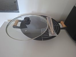 Wok Pfanne schwarz mit Glasdeckel und Zubehör neuwertig