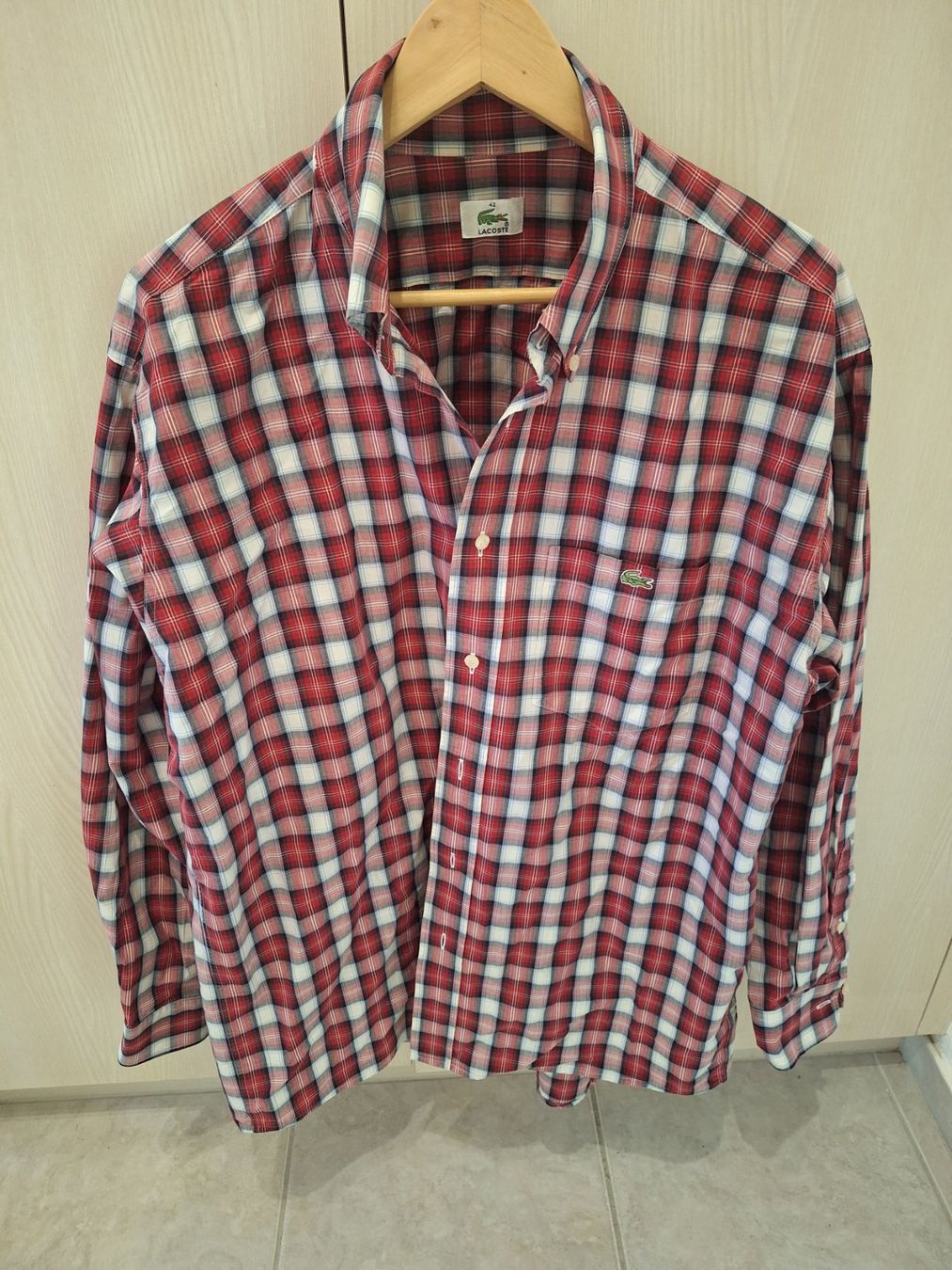 Lacoste Camicie: Lacoste Herrenhemd Gr. 42 rot kariert – Nuovo e nell'imballaggio originale da Wolfhausen venduto da Awatar 1