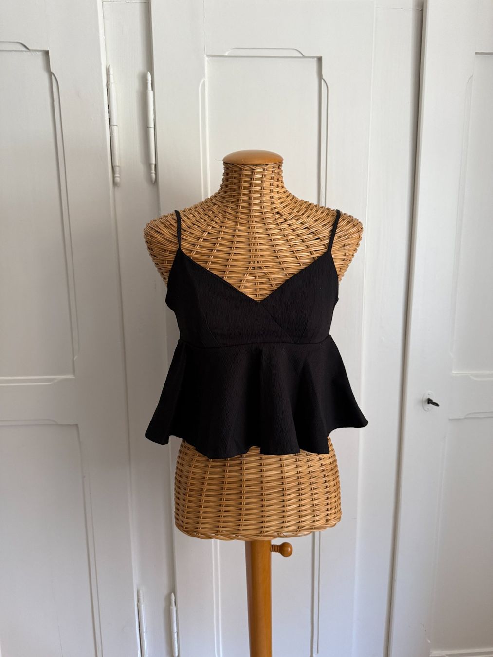H&M Top: Schösschen Top schwarz 40 – Usato da Zürich venduto da Diazaio