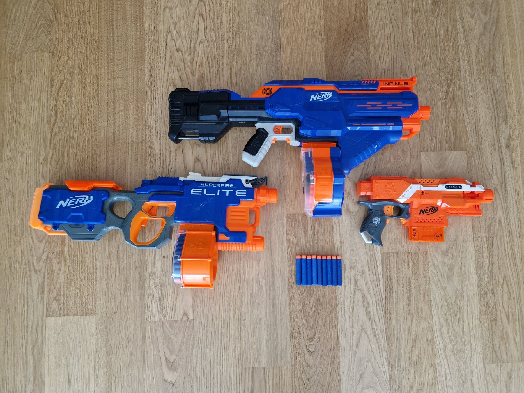 Nerf Giocattoli: 3 motorisierte Nerf Elite Blaster im Set – Usato da Baden venduto da Bib3 1