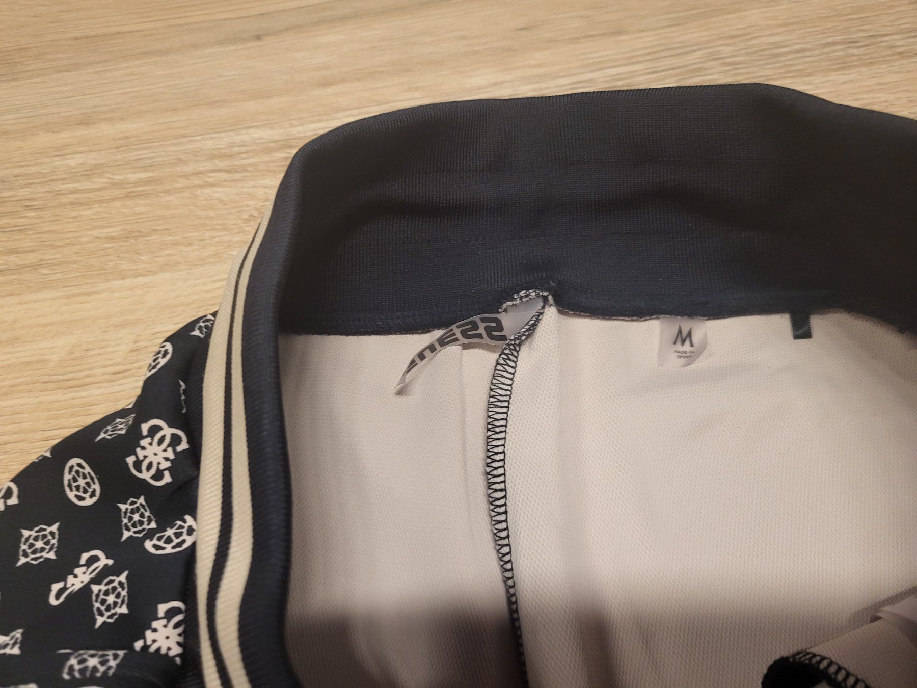 Guess Pantaloni: Guess Jogginghose Gr.M – Usato da Lindau venduto da Seepferd33 2
