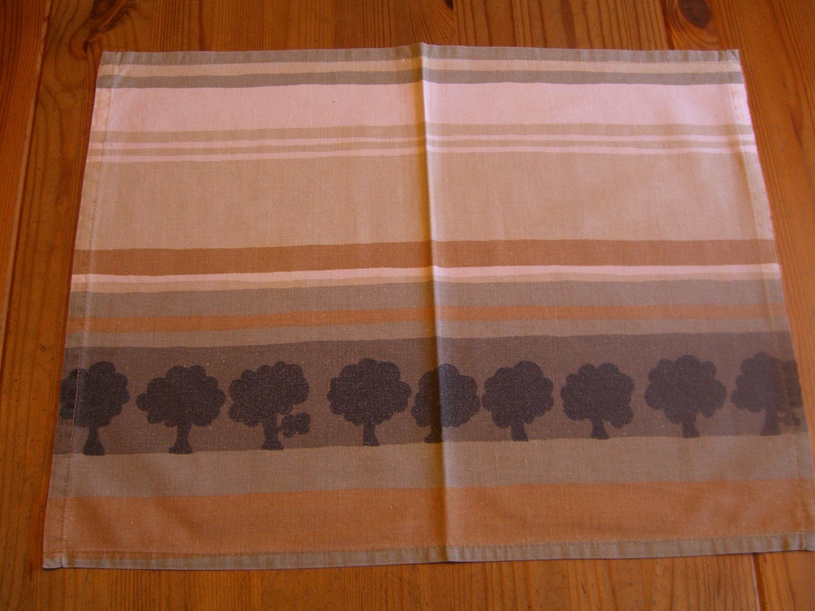 Set di tavolo e panche: 6 hübsche Baumwoll Tisch Sets – Usato da Winterthur venduto da Ghandi5 3