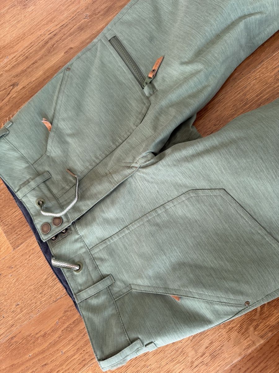 Roxy Pantaloni: Grüne Skihose von Roxy – Usato da Heitenried venduto da Tannenbaum25 2