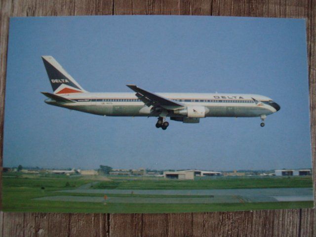 Ansichtskarten: Delta Boeing 767-332 N137DL – Neu und originalverpackt aus Thun von Abigboss