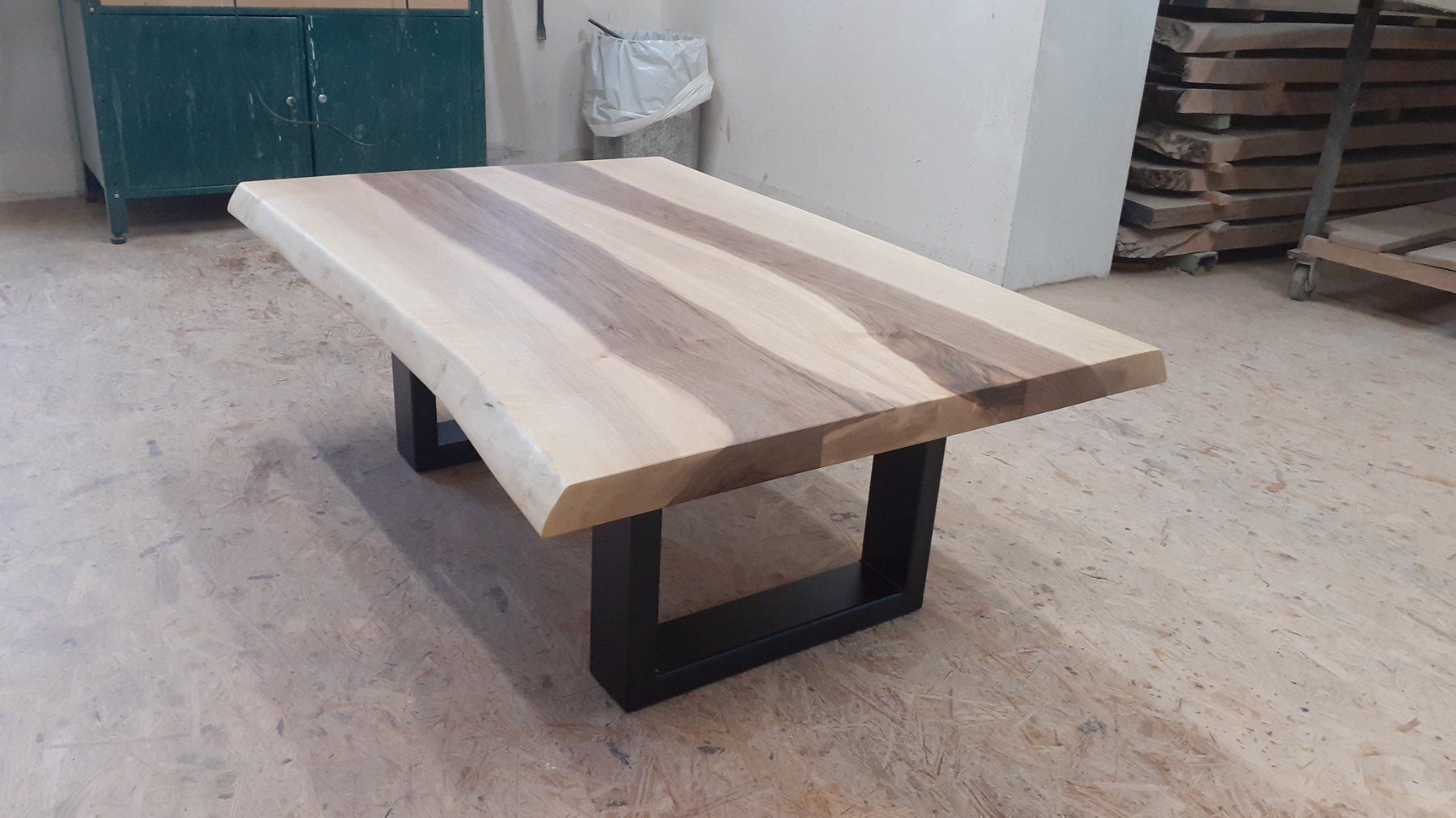 Holzartikel: Salontisch aus Nussbaumholz massiv – Neu (gemäss Beschreibung) aus Altishofen von Rossi464 1