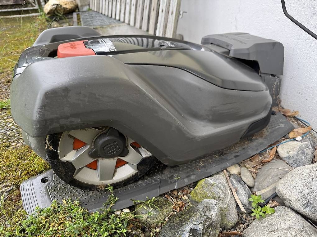 Husqvarna Tagliaerba: Husqvarna Automover 430X – Usato da St. Gallen venduto da ProRida 1