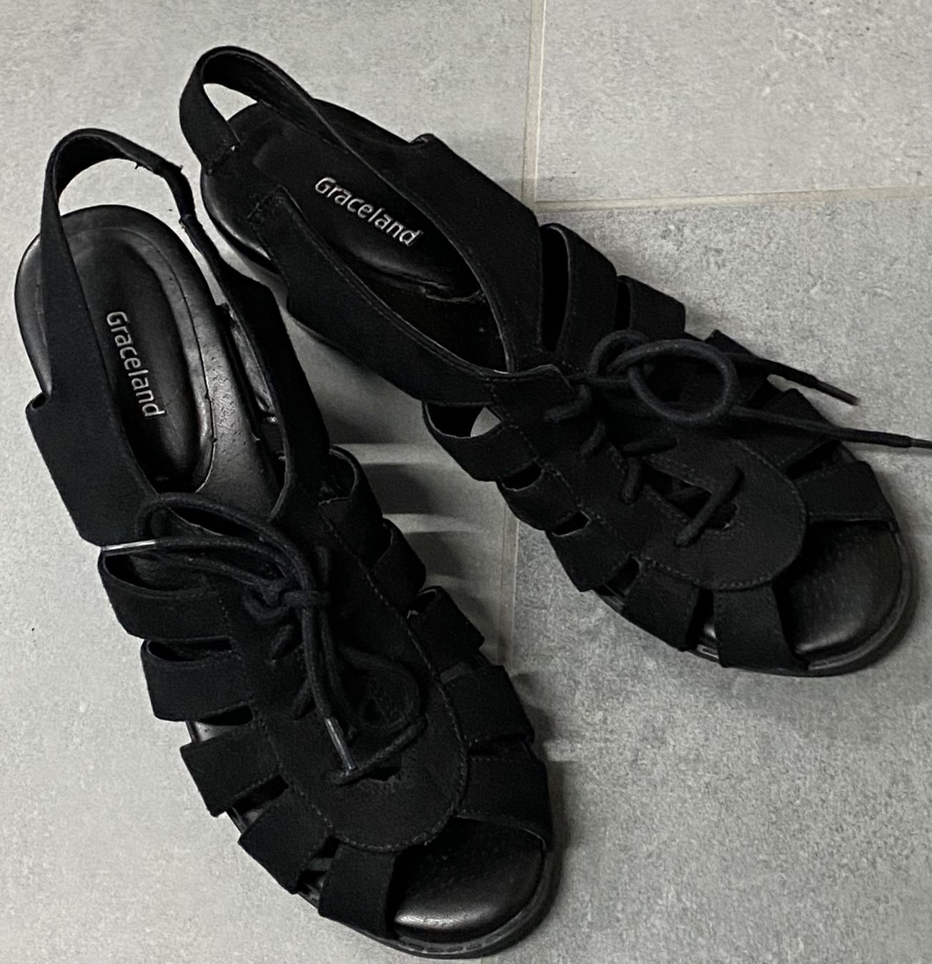 Scarpe da donna: Sandalette, Gr. 38, schwarz mit Absatz, neu – Nuovo (secondo la descrizione) da Bözberg venduto da RosmarieOb 3
