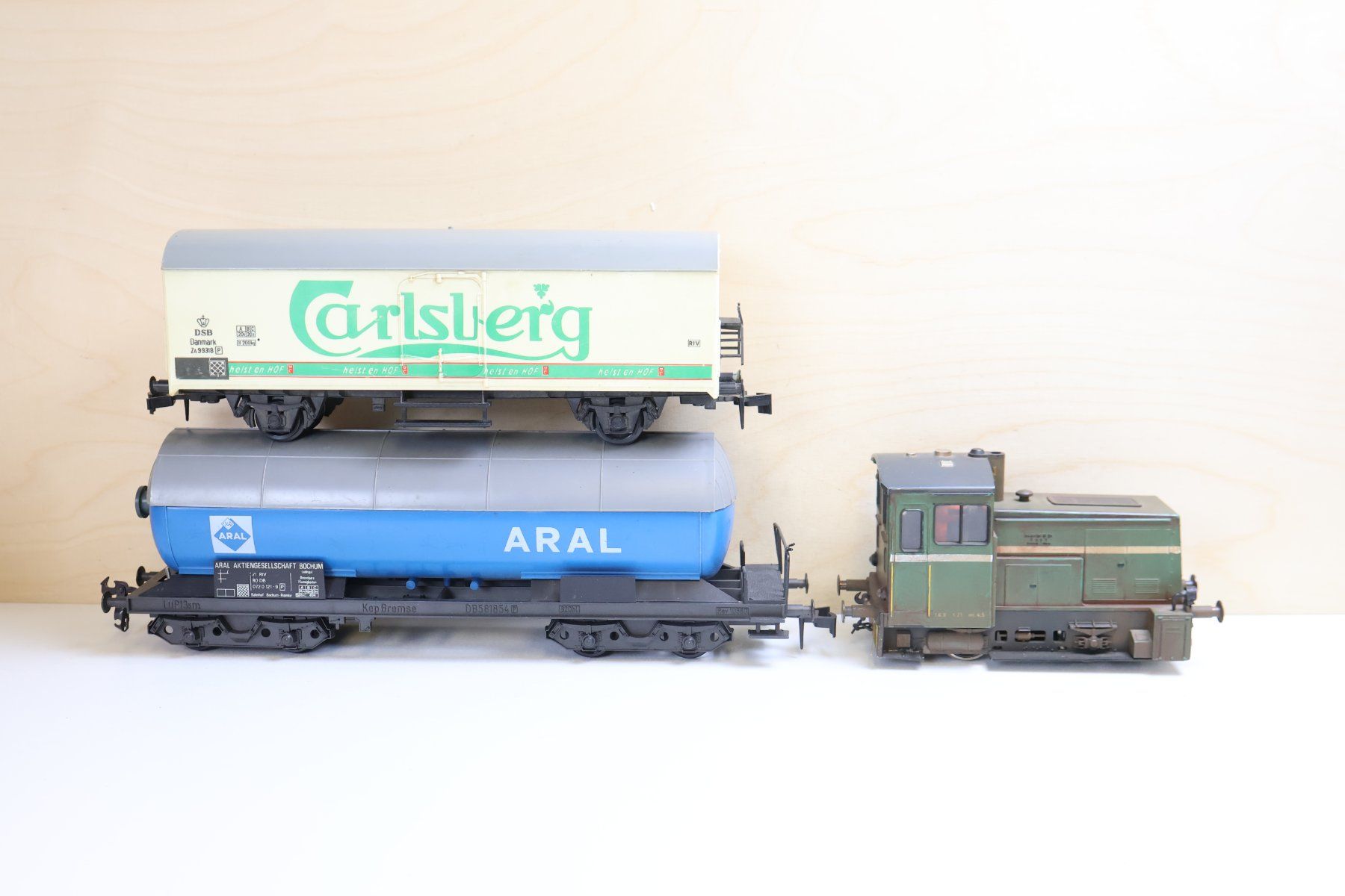 Lima Modelleisenbahnen: Lima "Gesupert" Rangierlok & Wagen Set - Spur 0 – Gebraucht aus Winterthur von Monstera 7