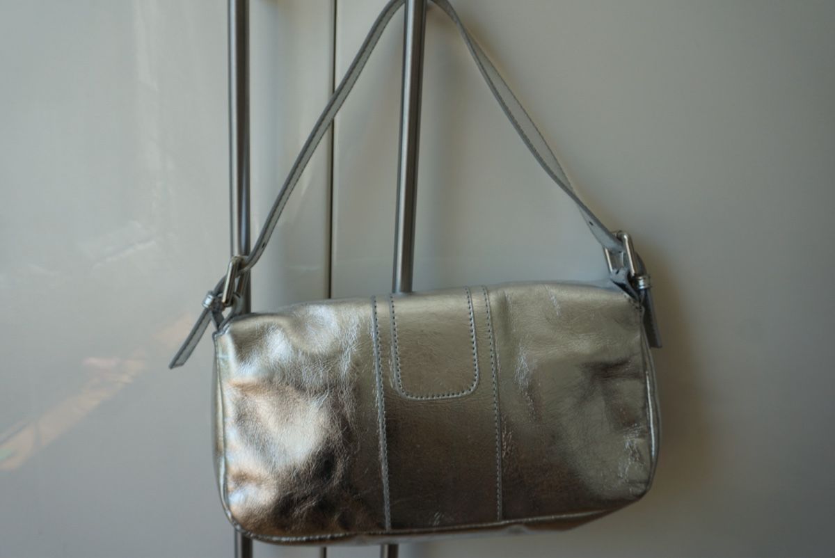 Taschen für Damen: Elegante  silberne Madleine Handtasche – Gebraucht aus Binningen von anggelinnaa 7