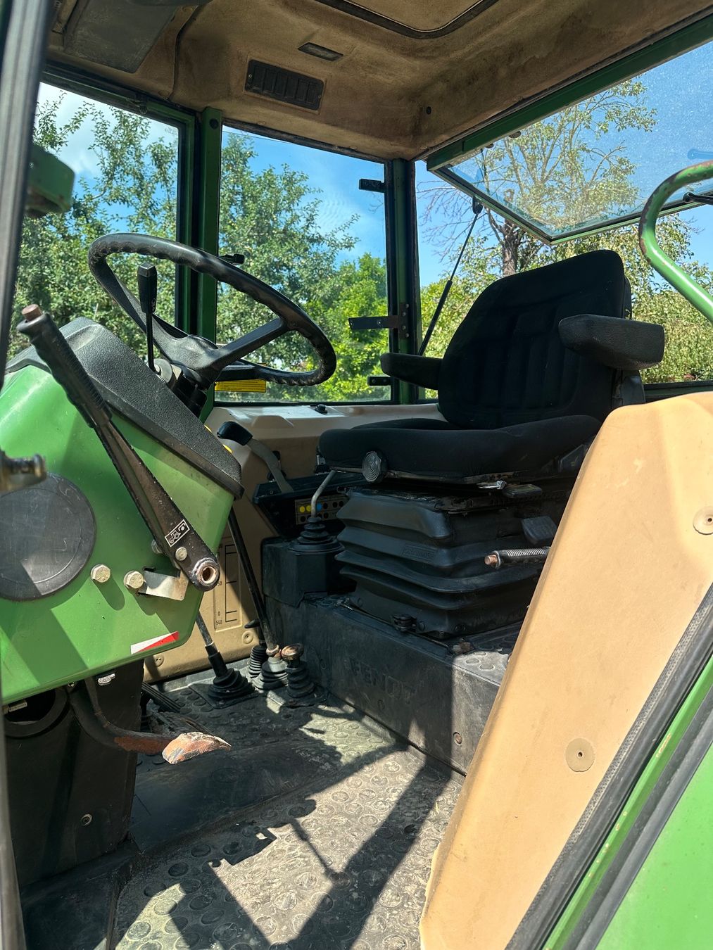 Fendt Tracteurs: Fendt Farmer 304 LS – D'occasion à Treiten par rom_rvf7 5