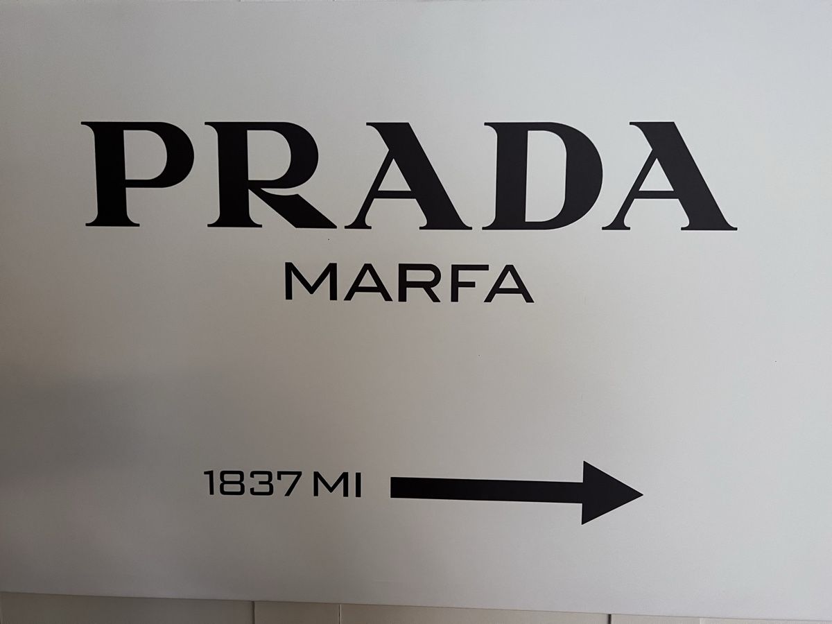 Foto & Immagini: PRADA Marfa - Wand Dekoration - Leinwand / Bild – Usato da St. Gallen venduto da Floomer 1