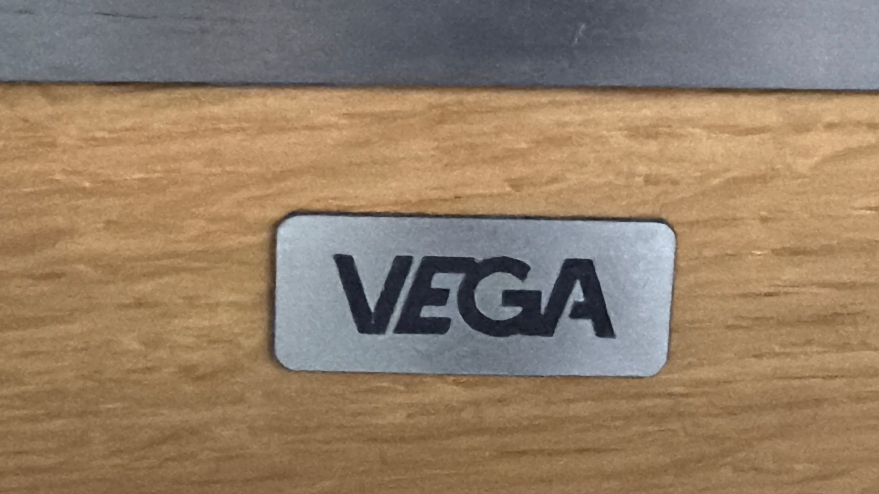 Sgabelli: Vega Holz Barhocker mit Kunstlederbezug – Usato da Volketswil venduto da Scoobi500 3