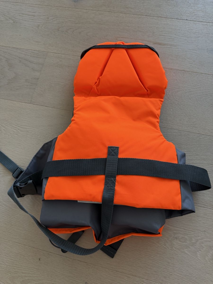 Decathlon Schwimmwesten: Schwimmweste  – Neu (gemäss Beschreibung) aus Wallisellen von Nataschab0 1