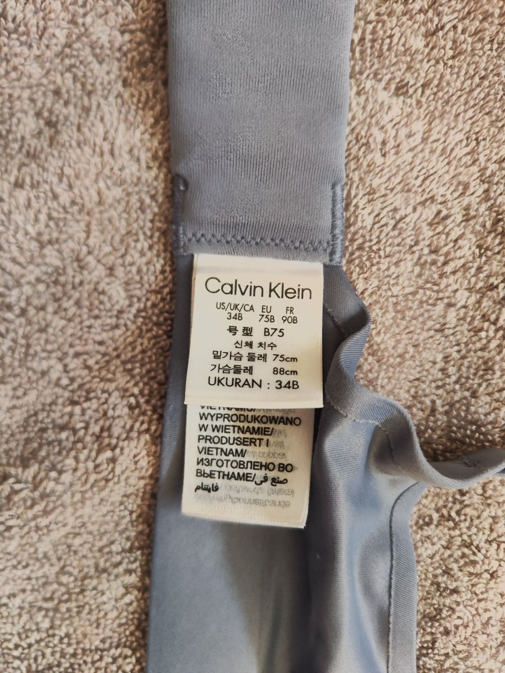 Altra biancheria intima: Calvin Klein bra 75B – Usato da Sursee venduto da Re.joy 1