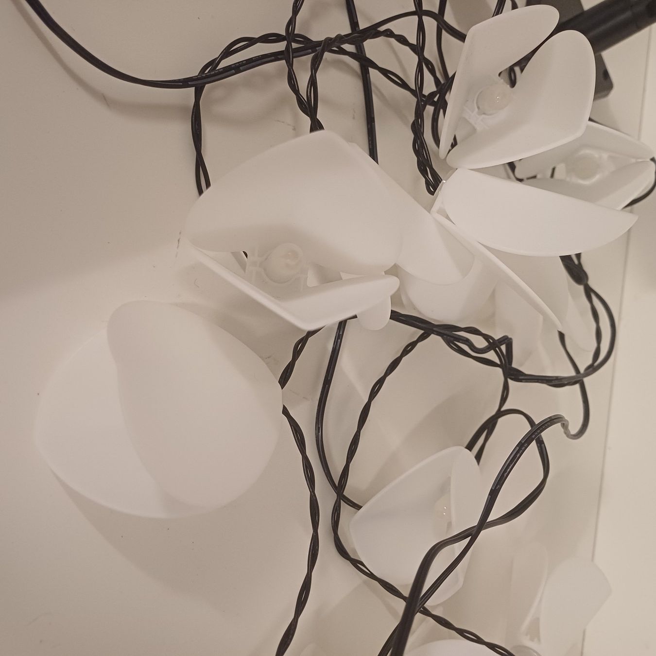 Ikea Ghirlande e barre luminose: Guirlande lumineuse LED fleurs IKEA. – Usato da Villeneuve VD venduto da vog_yc5s 2