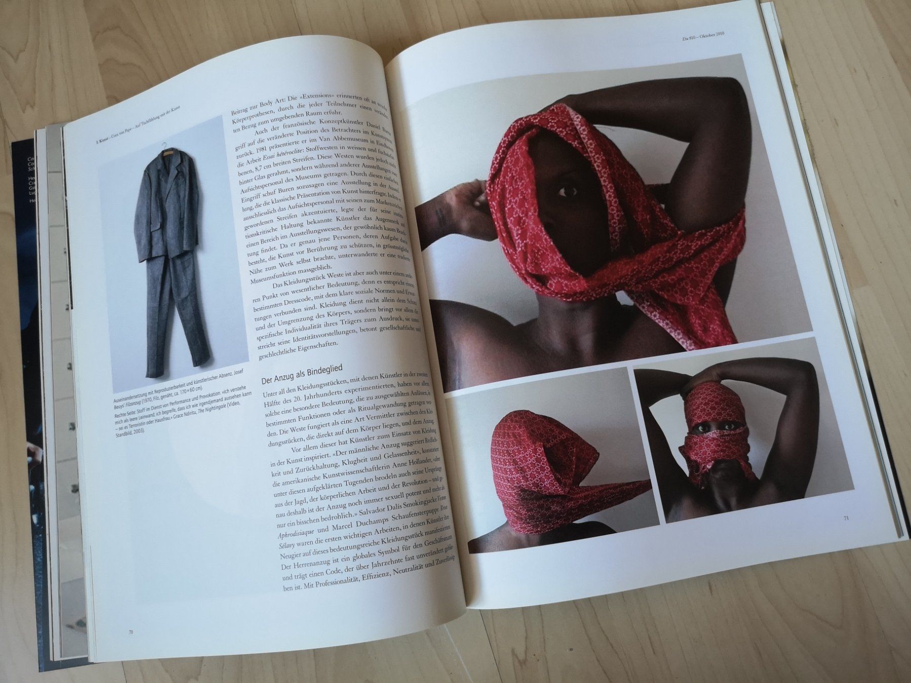 Libri: Stoffe von Welt-Wenn Tradition wieder Mode wird – Usato da Sargans venduto da Botanico 8