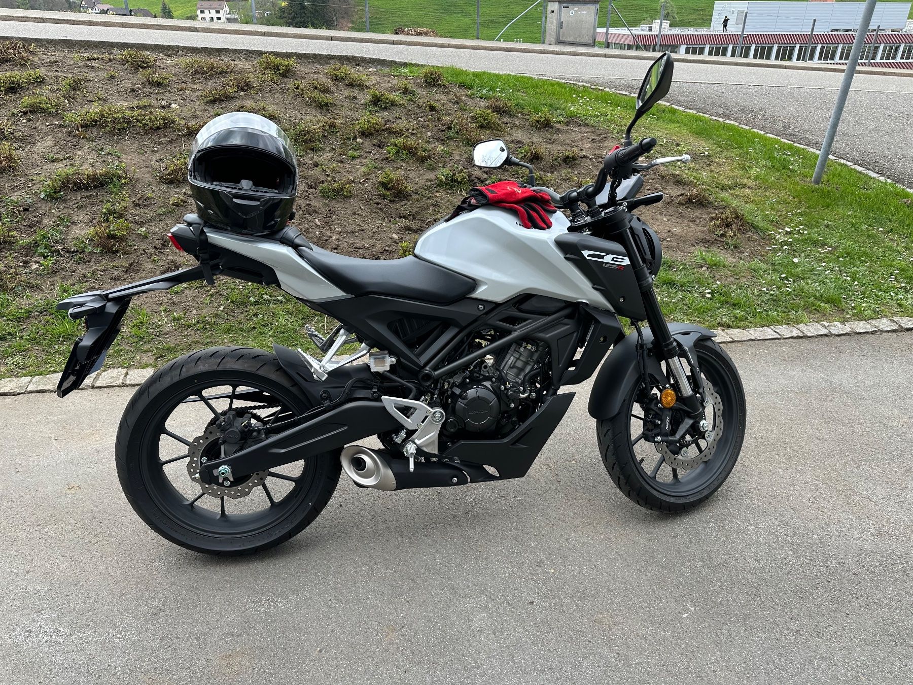 Honda Route: Honda CB125 R 2024 Model – D'occasion à Niederteufen par leo_7db7 1