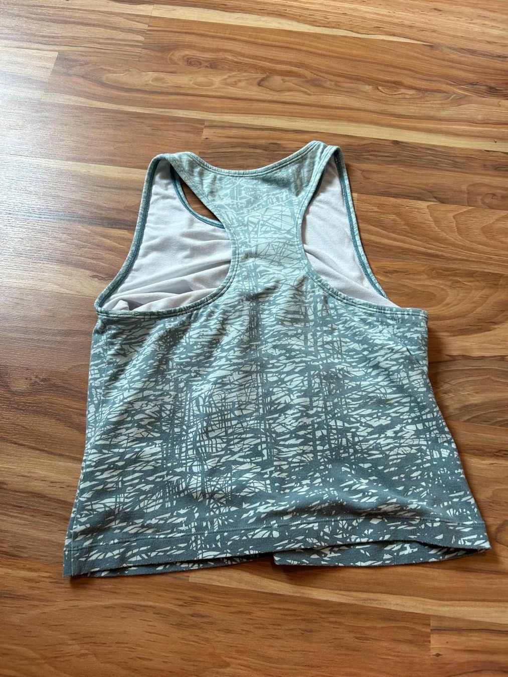 T-shirt: Trägershirt Grösse XL/ 40-42 – Usato da Neuenkirch venduto da balani 1