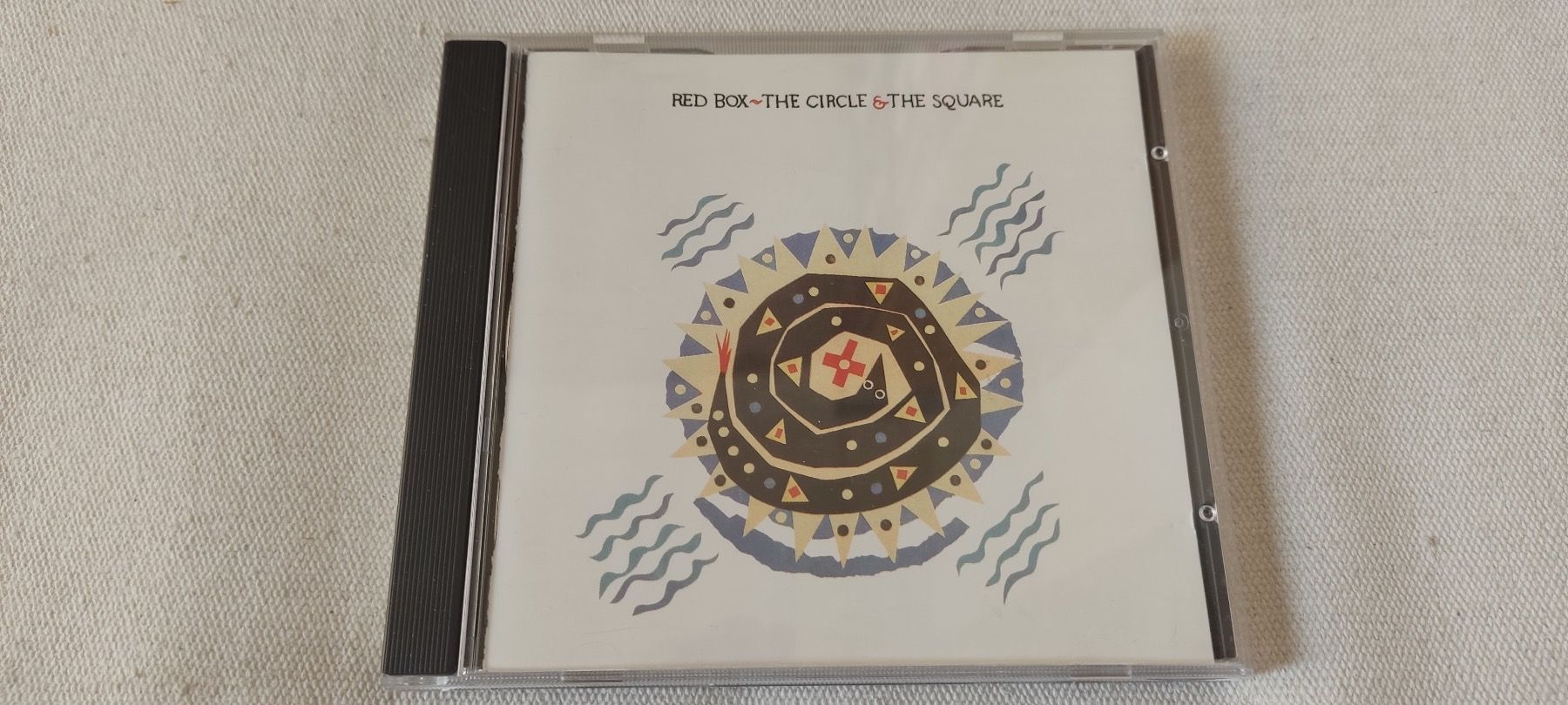 CD: CD Red Box "The Circle & The Square" – Usato da Zürich venduto da imago6912