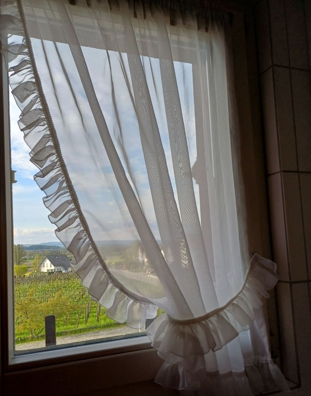 Vorhänge: 2 Vorhänge/ Volant mit Rüschchen Vintage – Gebraucht aus Flaach von ker_6ml7