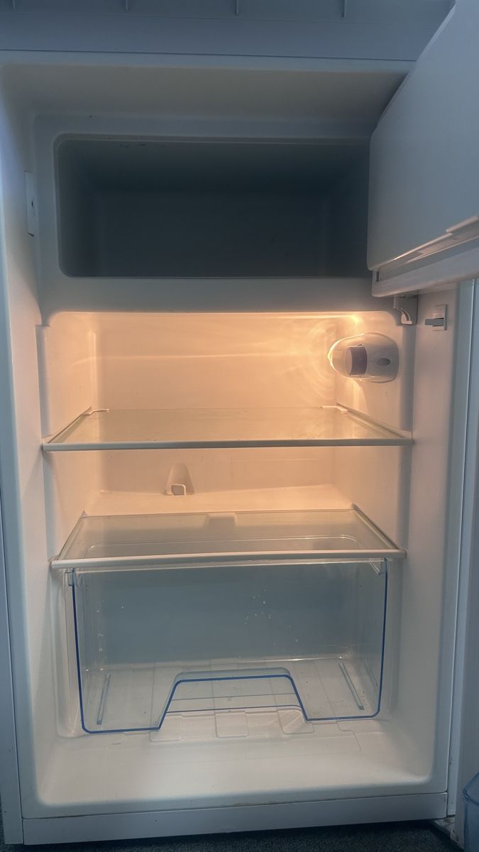 Frigoriferi: Kleiner Kühlschrank  – Usato da Zürich venduto da Runakaja 4