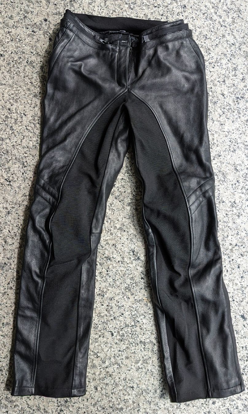 IXS Pantaloni: IXS Leder -Motorradhose Grösse 42 – Usato da Münchenbuchsee venduto da Kaykay72