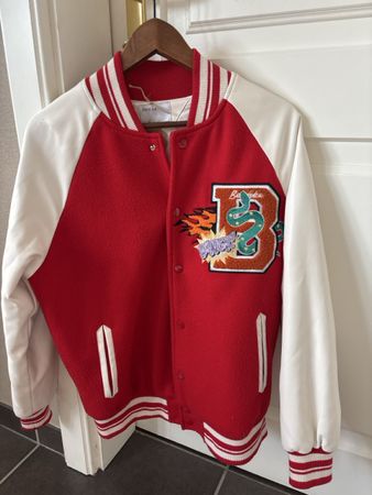 Veste universitaire Bershka rouge blanc état neuf