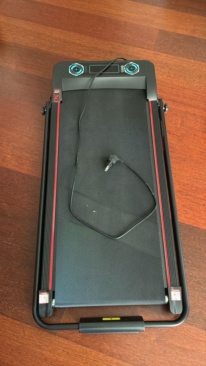 Vélos d'appartement: Tapis de marche – D'occasion à Colombier NE par Etifloyd2