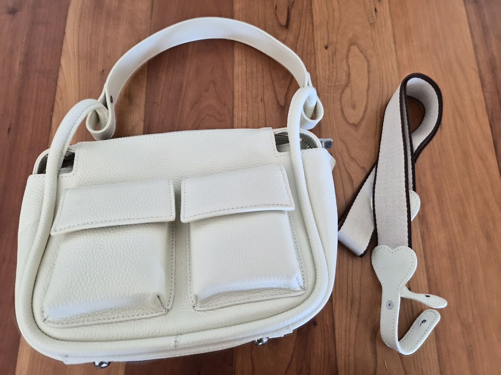 Borse da donna: Cream Leather Handbag with Extra Strap, Summer Ready! – Nuovo (secondo la descrizione) da Küttigen venduto da yingli 1
