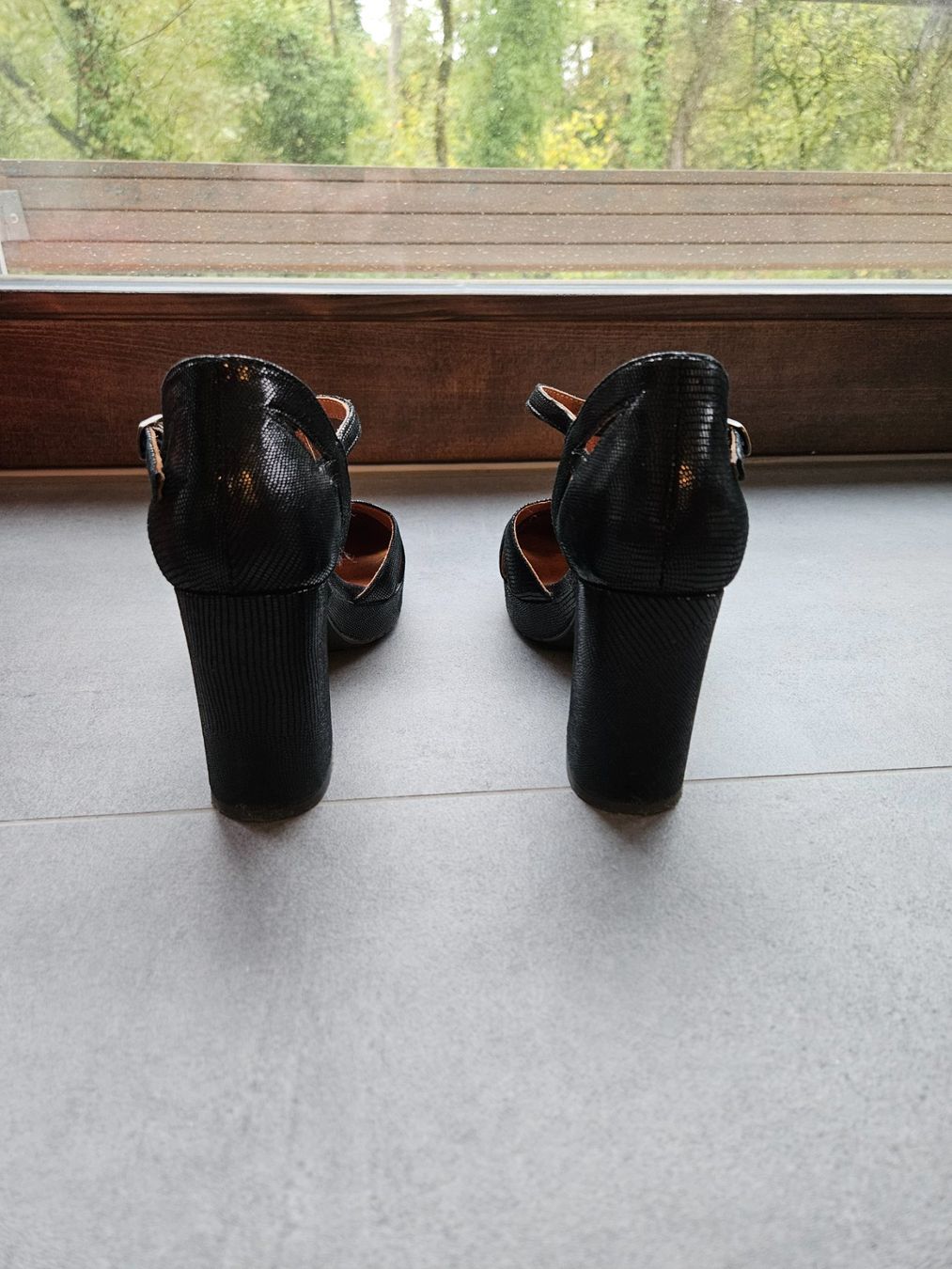 Scarpe da donna: Chaussures Esska Venice Black à vendre – Usato da Satigny venduto da larmn5jk 2