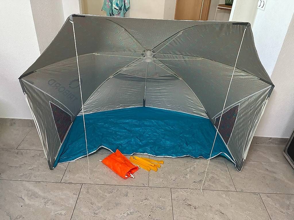 Decathlon Tentes: Tente de plage – D'occasion à St-Maurice par andreaberno 2