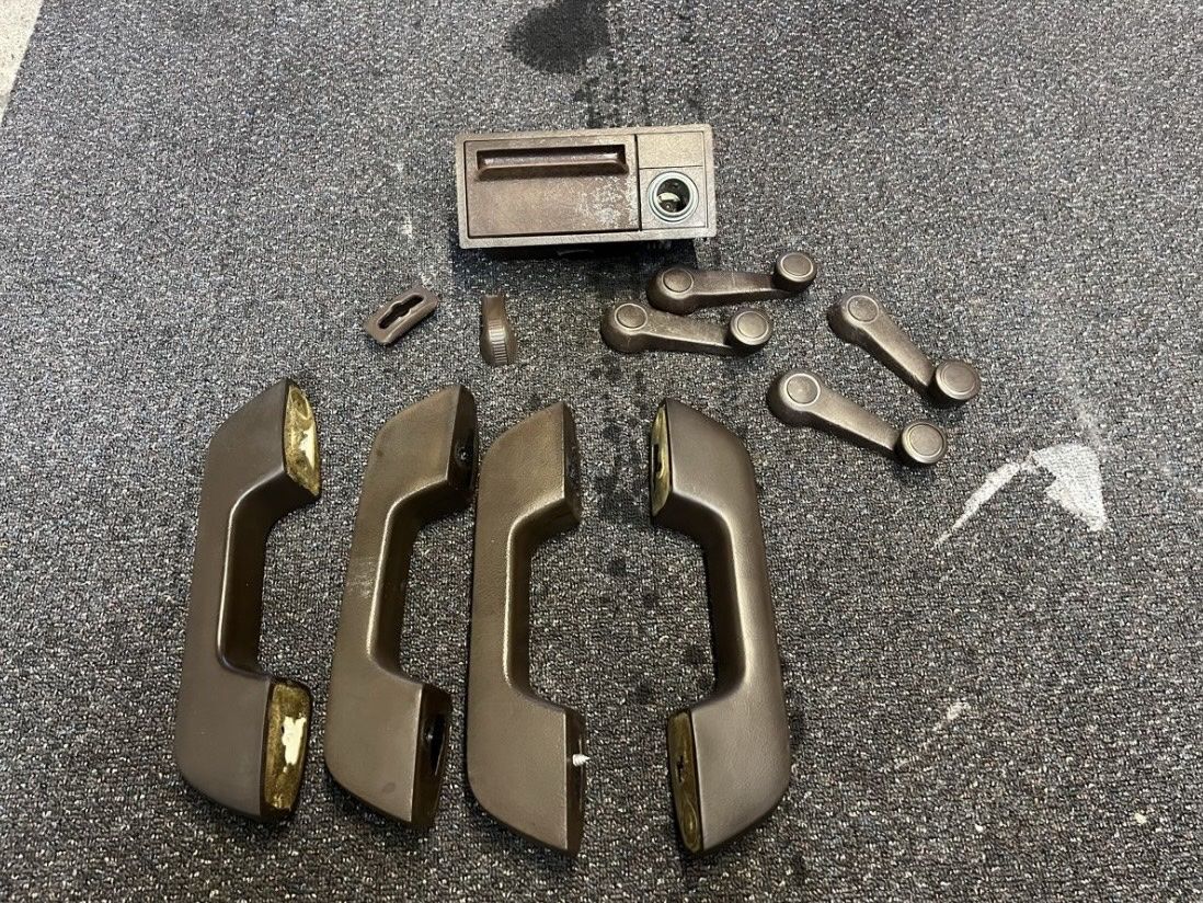 Tutti pezzi di ricambio auto: VW Golf 1 Teile – Usato da Vilters venduto da 5111984