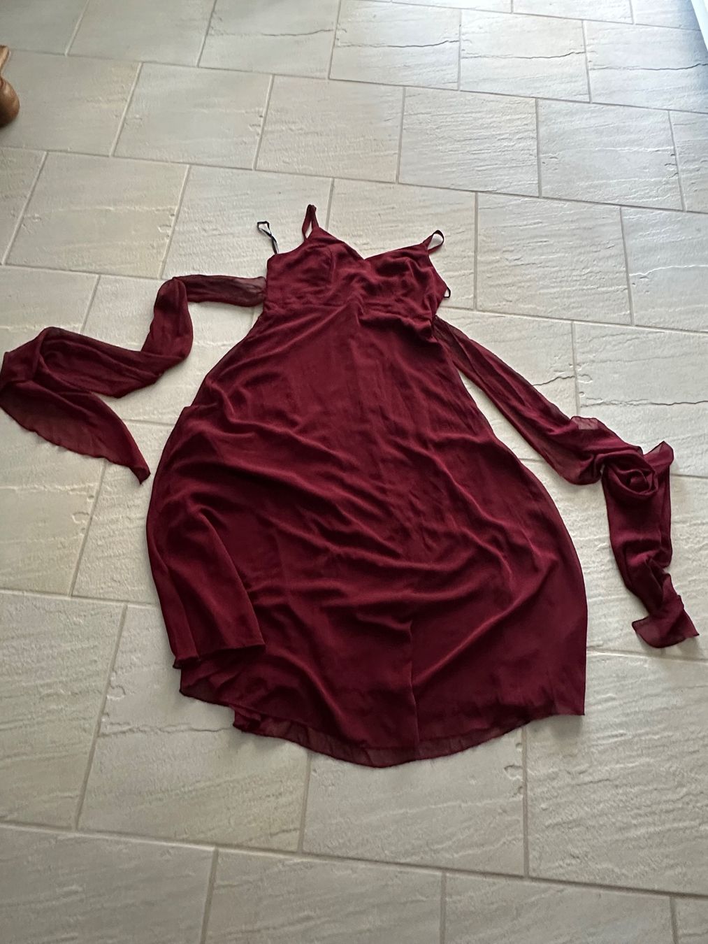 Vestiti: Kleid dunkelrot Chiffon – Usato da Pfäffikon ZH venduto da bingo74