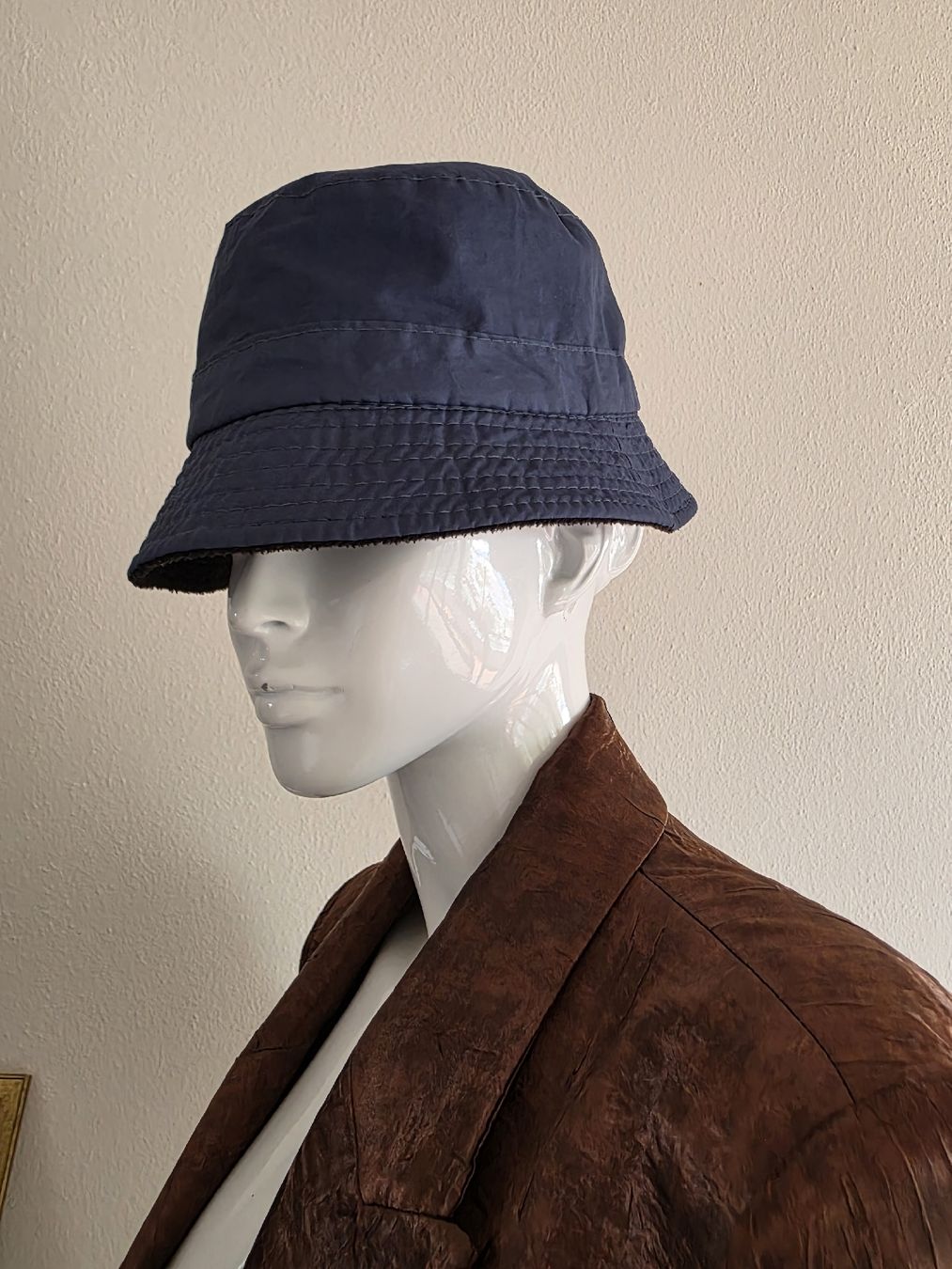 Copricapi, berretti & cappellini: Cappello blu scuro da pescatore - m – Usato da Massagno venduto da let_6pgs 1