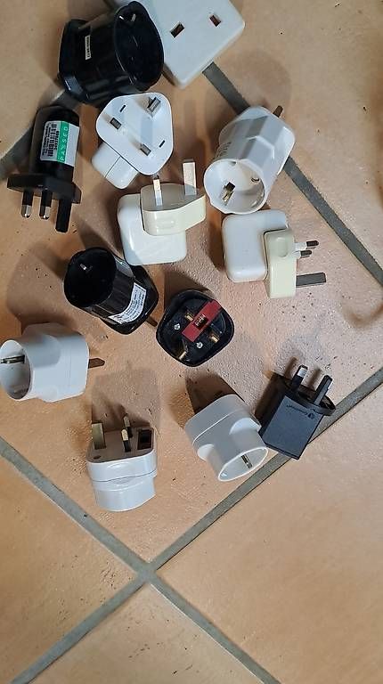 Spine: Umstecker UK Stecker USB etc – Usato da Unterägeri venduto da Dan_6bcw 1
