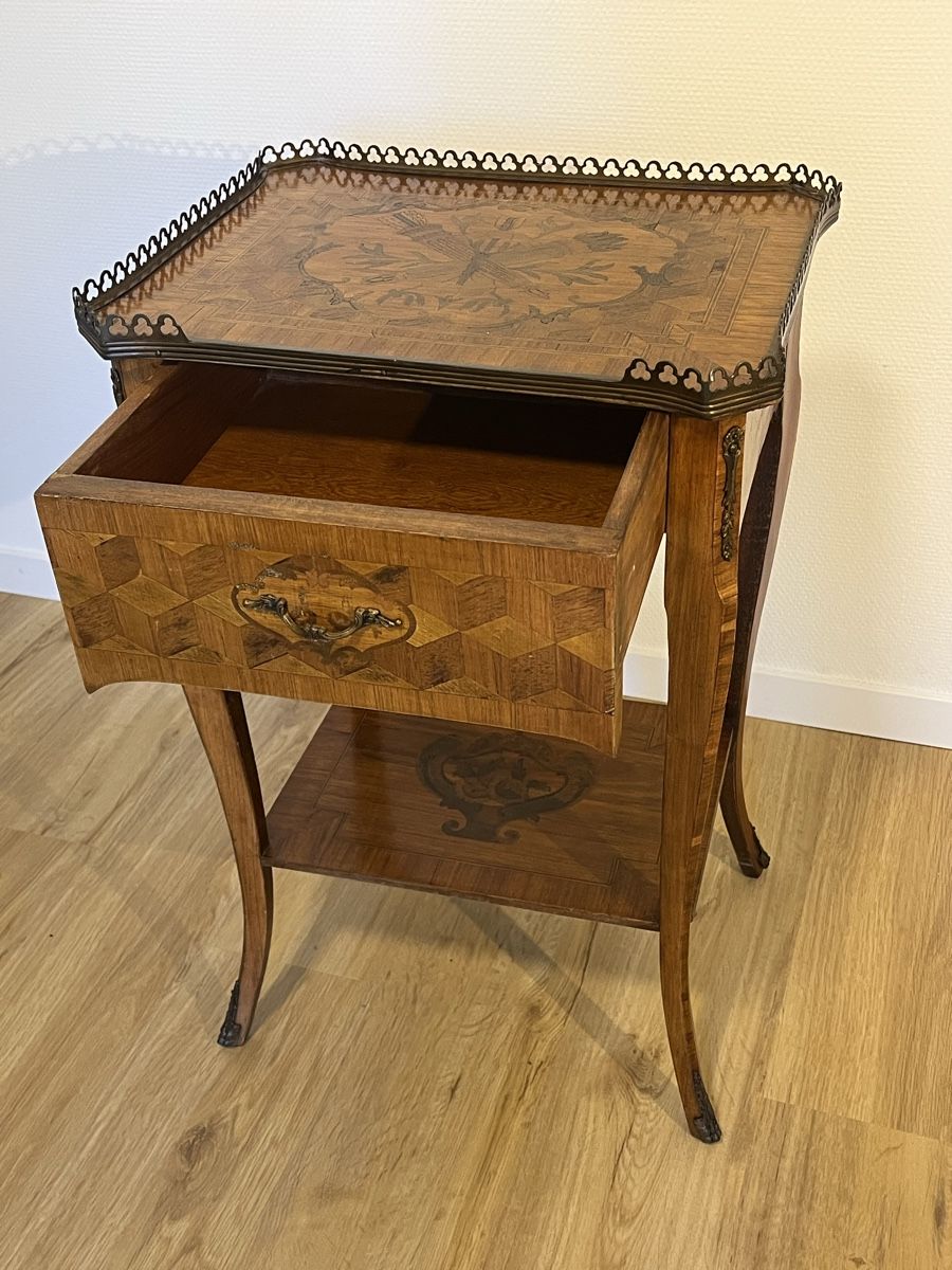 Comodini: Belle table de chevet marqueterie ancienne  – Usato da Morges venduto da fpaccaud 5