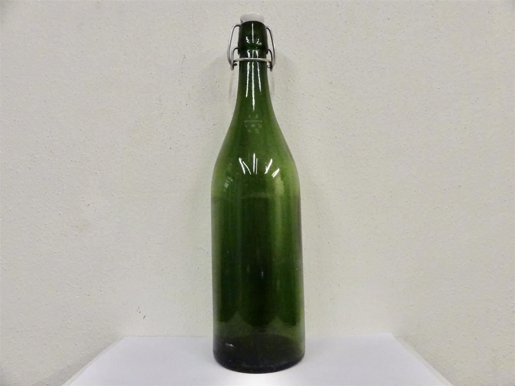 Gläser, Krüge & Flaschen: schöne alte Flasche Bügelverschluss 1945 – Gebraucht aus Kerzers von Flaschenposten
